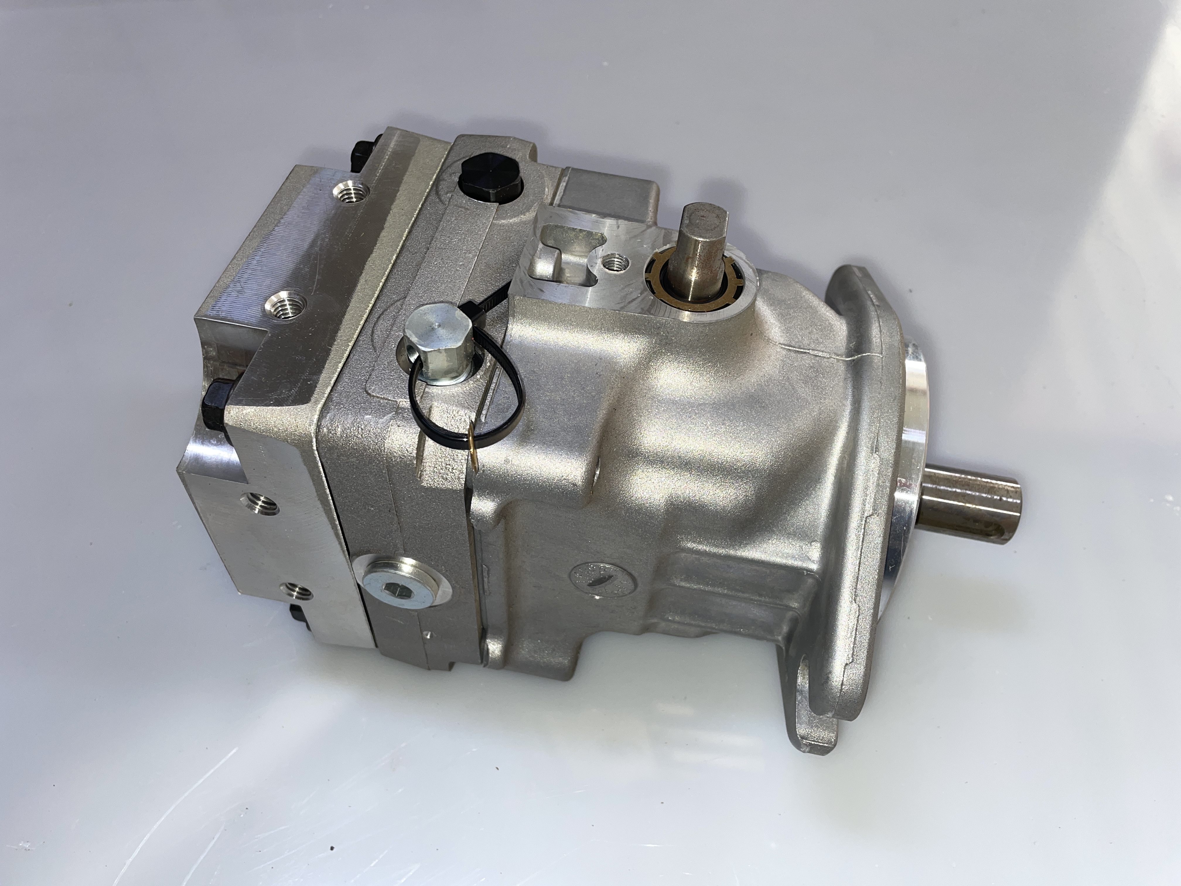 Hydraulikpumpe Hydro-Gear TB-2CCY-XXXX-46NX